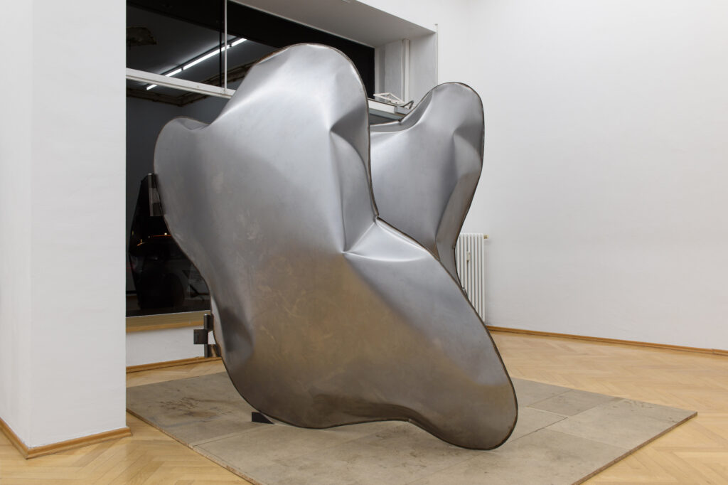 Hannah-Hallermann-Sexauer-Showroom